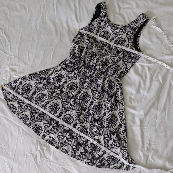 Whisper Black and White Dress - Picture 4 of 6